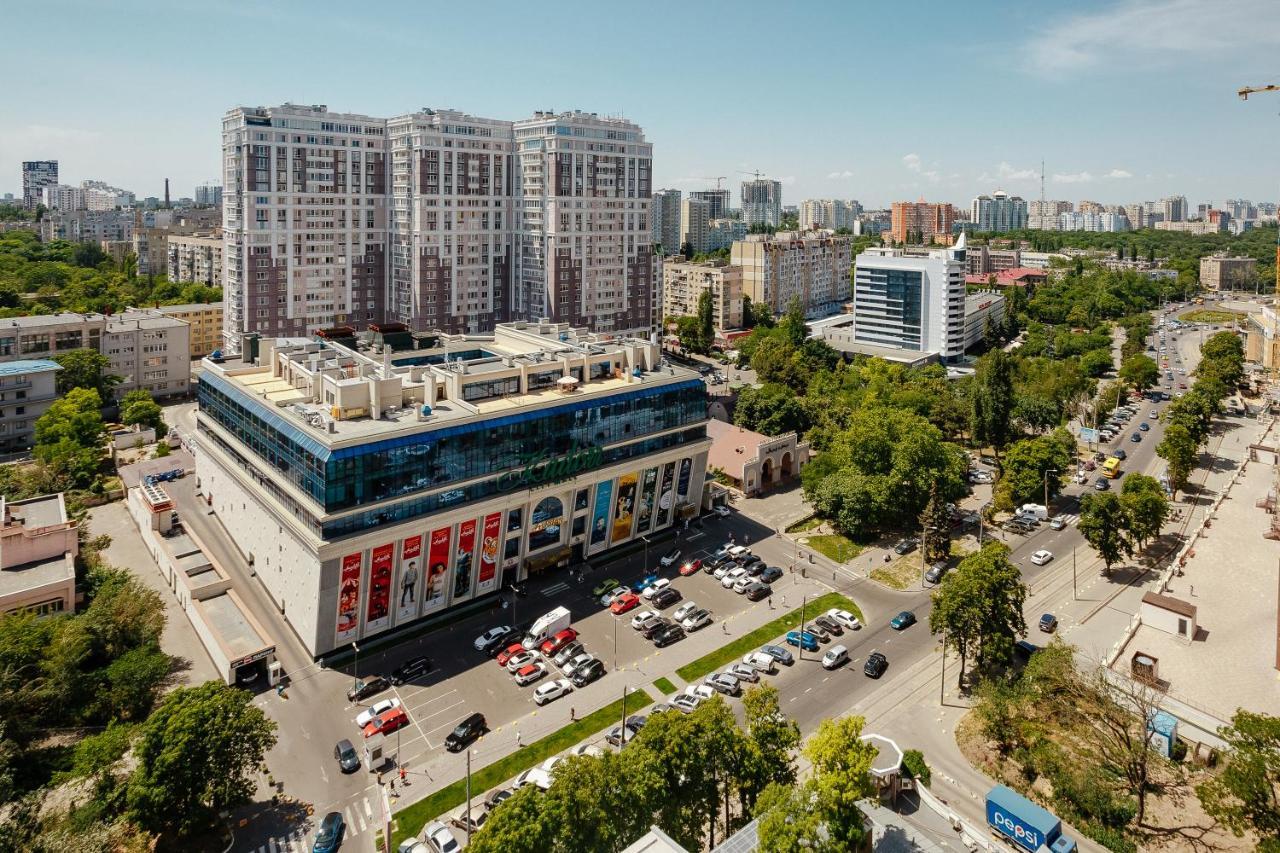 Grey Apartment Odessa Exteriör bild